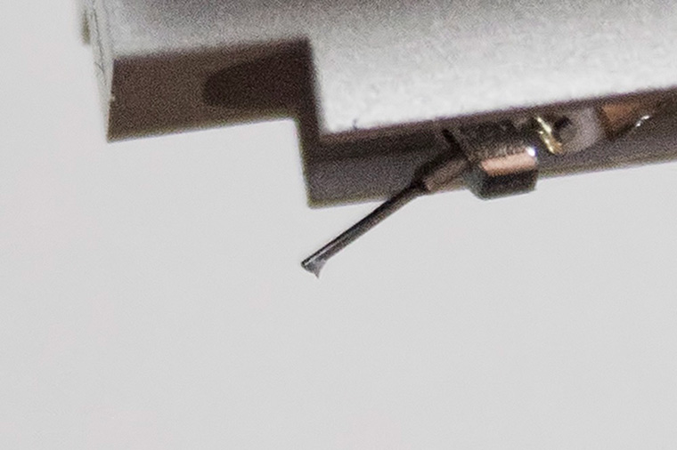 how-to-clean-turntable-stylus-2