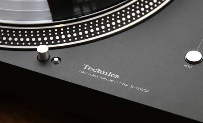 Technics SL-1210MK2 Professional Turntable